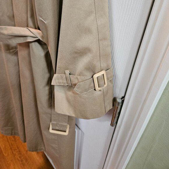 Women's London Fog Raincoat - Trench Style - Size 18 Regular - Picture 10 of 13